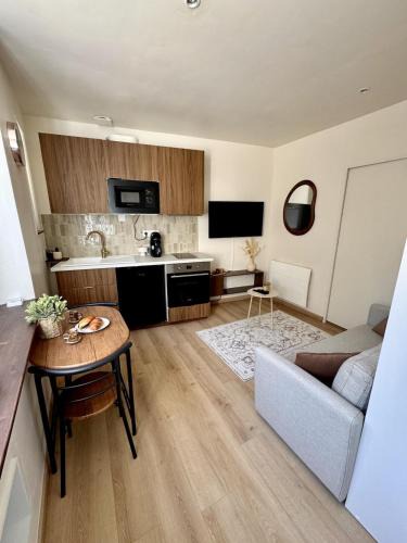 Terrasson-la-Villedieu Apartment | Le Passage Studio proche de la vieille ville