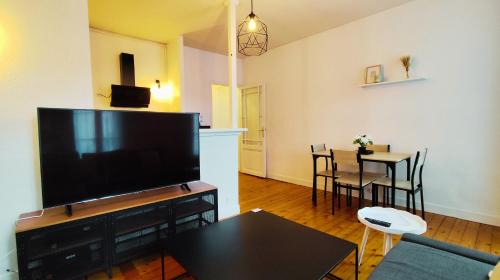 Agen Apartment | Le République