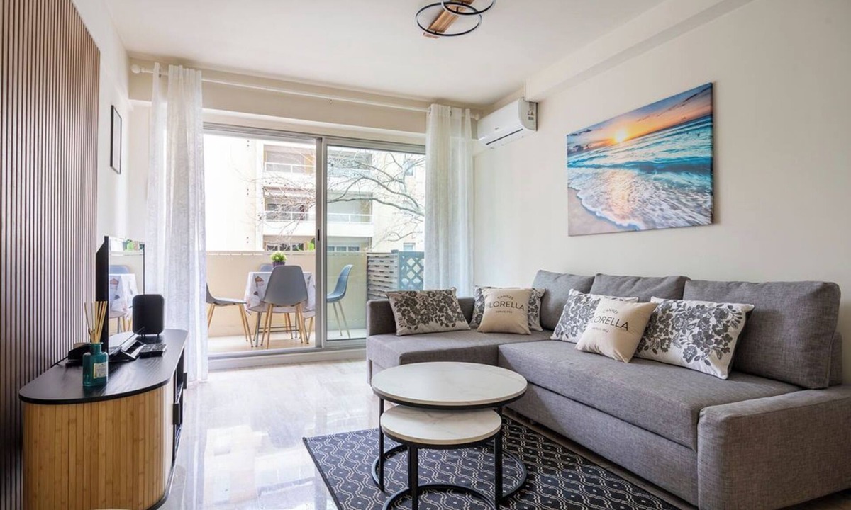 Carnot Apartment | Le Roxane joli cocon avec petit terrasse