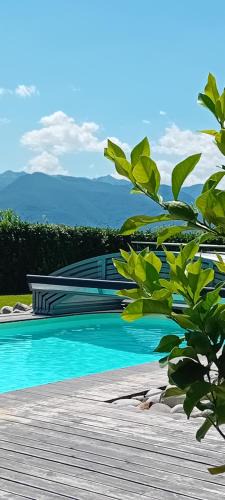Saint-Vincent Apartment | LES 3 COLLINES Gîtes, Panorama sur les Pyrénées