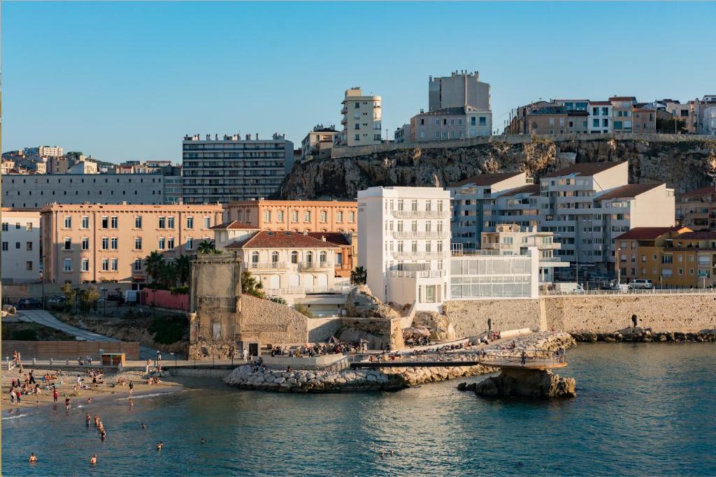 Le Pharo Hotel | Les Bords De Mer - Fontenille Collection