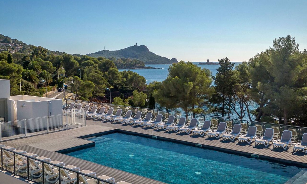 Boulouris-sur-Mer Apartment | Les Chênes Verts by Interhome