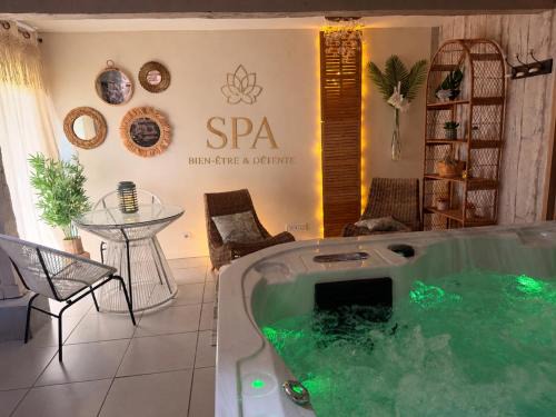 Tudeils Bed & Breakfast | LES INSTANTS VOLES Chambres d'hôtes - Spa