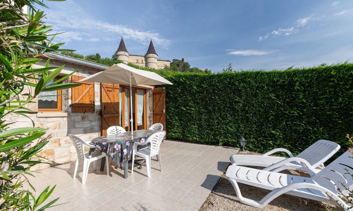 Chambonas House | 'Les Sources Gîte La Remise' House with Shared Pool, Private Terrace, and Air Conditioning