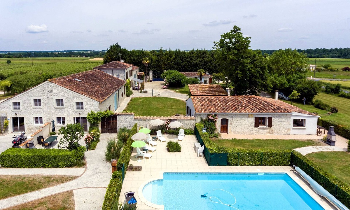 Brives-sur-Charente Bed & Breakfast | Les Tournesols Chambre Avec vue sur Jardin