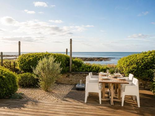 Treffiagat House | LocaLise - M6C - Les Clés de l'Océan - Maison avec vue mer exceptionnelle - Accès plage immédiat depuis la terrasse - Terrasse, jardin clos - Wifi inclus - Linge de lit inclus