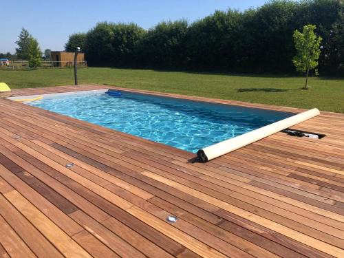 Les Iffs Apartment | Logement neuf avec jardin privé 4 couchages et Jacuzzi Piscine en option