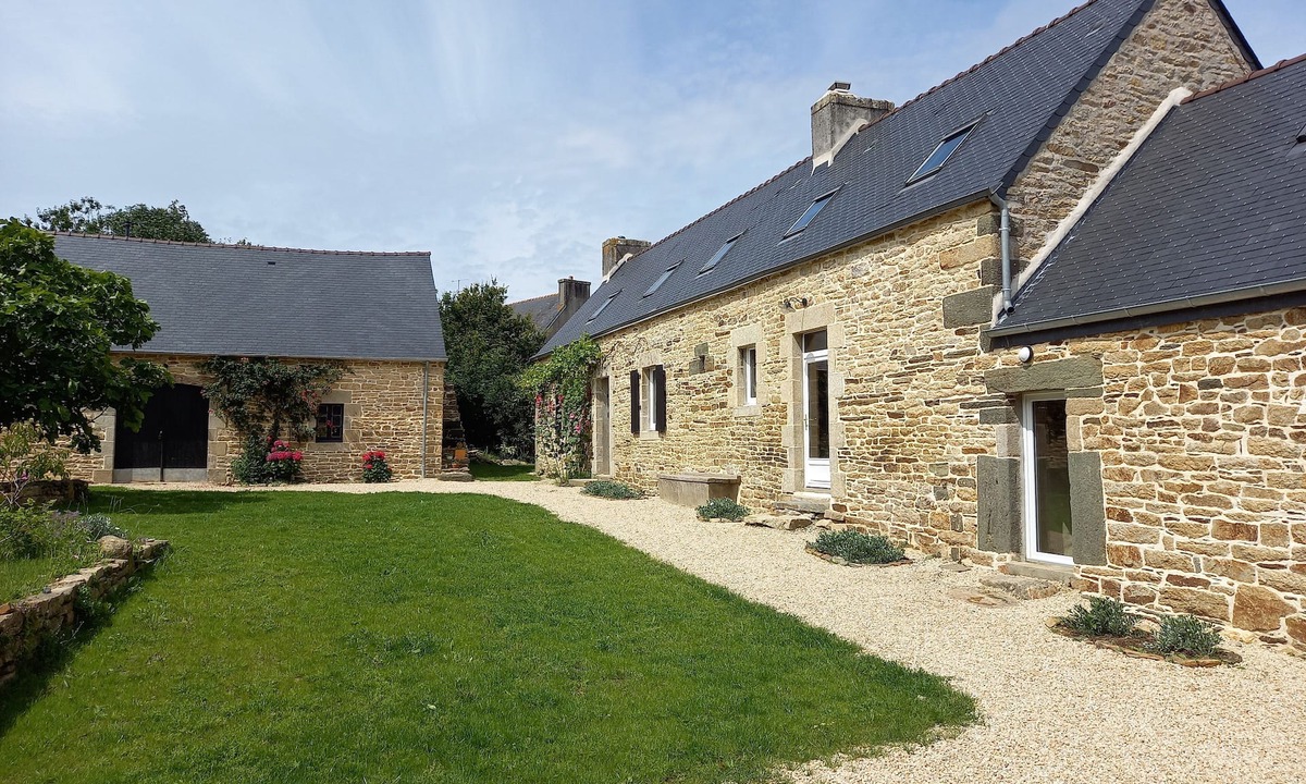 Plovan House | Longère Traditionnelle au Calme Dans une Vaste Propriété