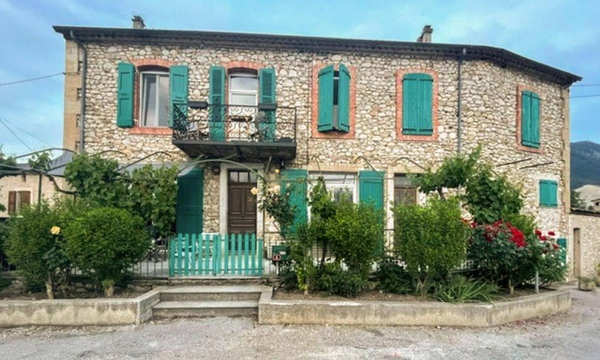 Menglon House | Lovely home in Menglon with WiFi