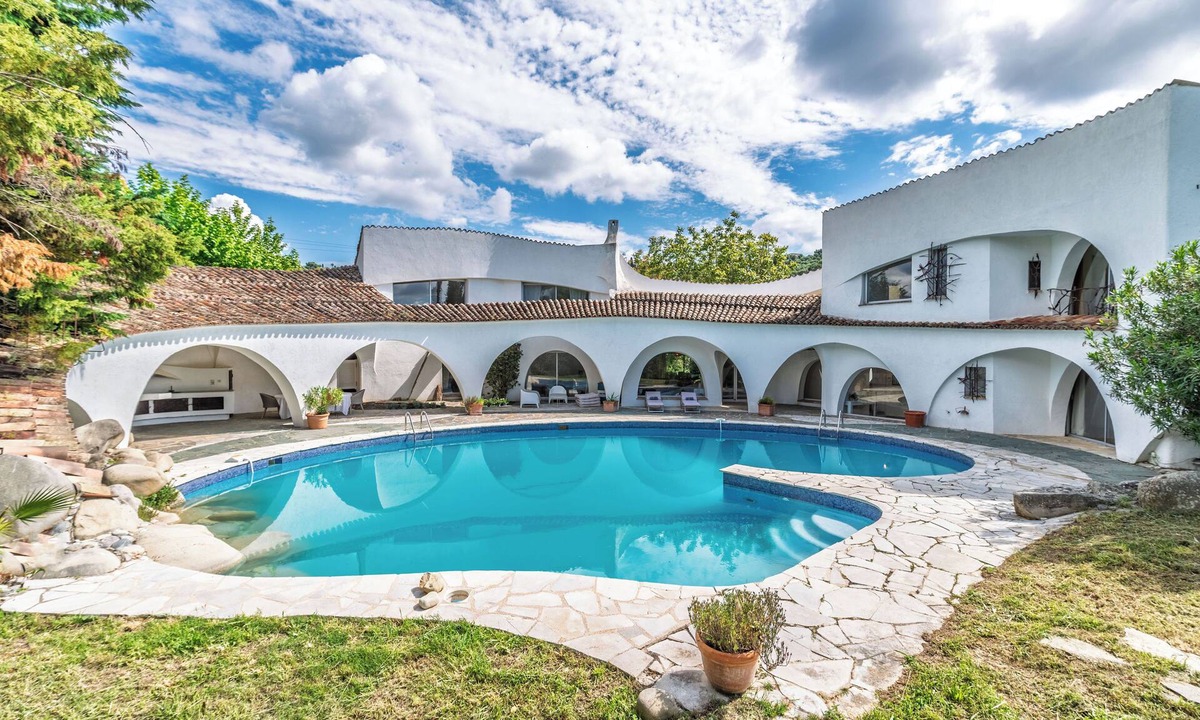 Le Plan-de-Grasse Villa | Luxurious and quiet 5-bedroom villa in enchanting Grasse with WiFi, AC, Pool,