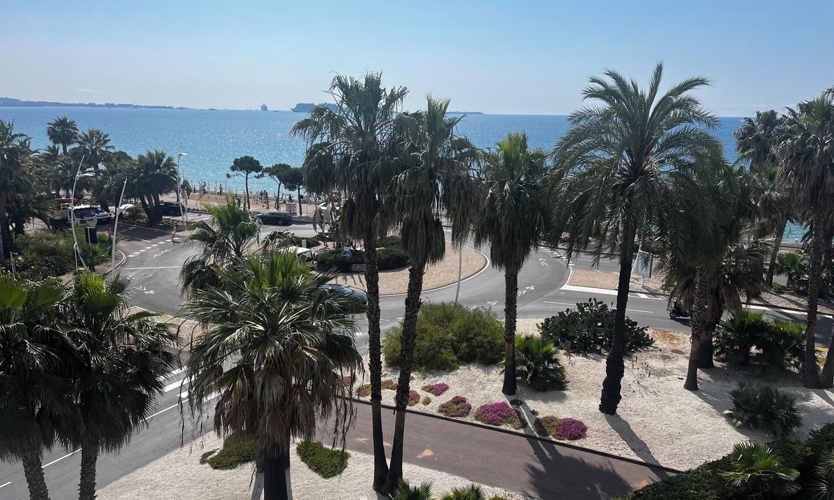 La Bocca Apartment | Magnifique Studio Front de Mer Baie de Cannes