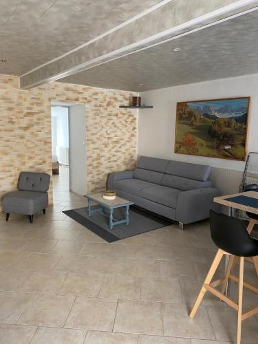 Saint-Savinien House | Maison chaleureuse en pleine campagne