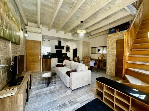 Aigues-Mortes Medieval City Apartment | Maison dans les remparts d'Aigues-Mortes