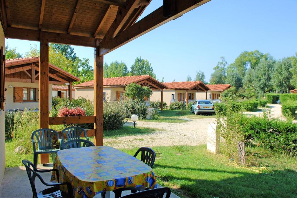 Estang House | Maison de 2 chambres avec piscine partagee terrasse amenagee et wifi a Estang