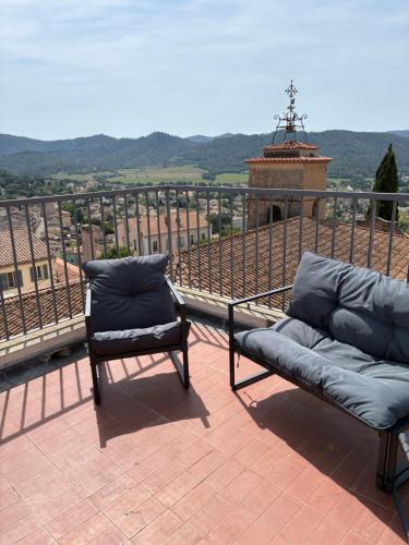 Pierrefeu-du-Var Villa | Maison de village avec terrasse