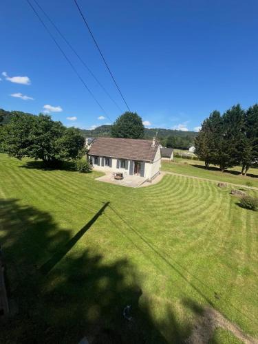 Champs-sur-Tarentaine-Marchal House | Maison en lisière de forêt - Piscine à 600m