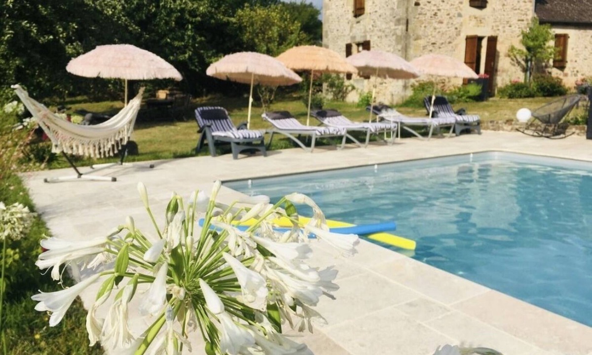 Chatres House | Maison Familiale au Calme à la Campagne. Animaux de Compagnie Acceptés ! Piscine