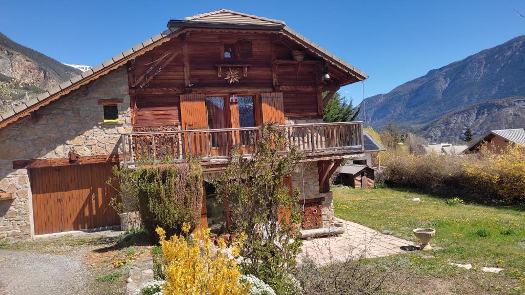 Chateauroux-les-Alpes Ski Chalet | Maison individuelle