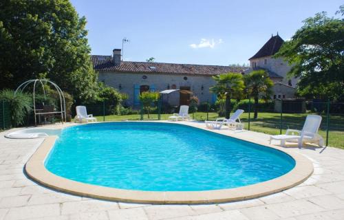 Thenac House | Maison spacieuse à Thénac avec piscine privée