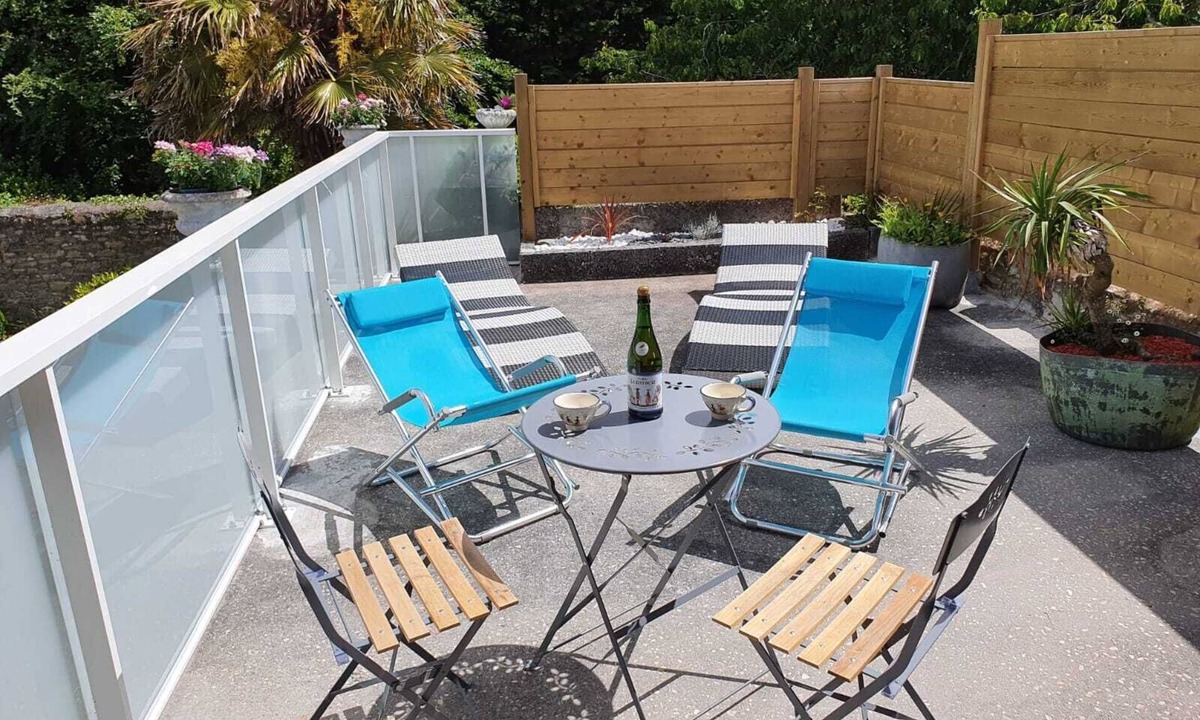Treffiagat House | Maison typique pour 4 personnes, jardin clos et fleuri, proche plage