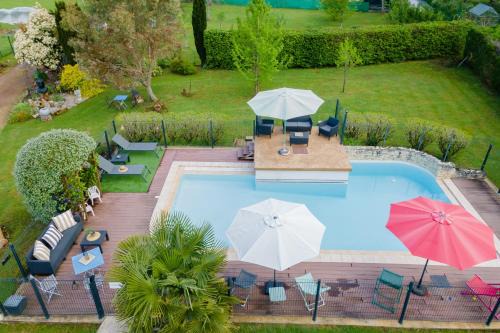 Saint-Julien-de-Lampon House | Maloan, gite avec piscine