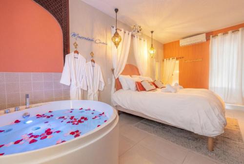 Feyzin Apartment | Marrakech Cinéma Jacuzzi - Suite romantique