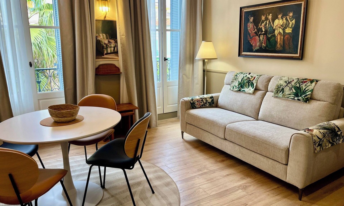 Hyeres City Centre Apartment | "Mediterranean elegance" in the city center