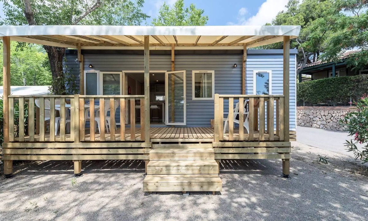 Chateauneuf-de-Galaure House | Mobile Home | Comfort | 3 Bedrooms | 6 Guests | Raised Deck | A/C