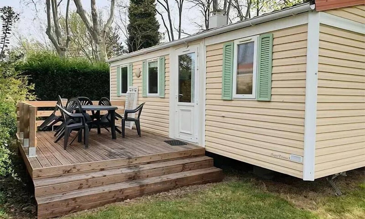 Revel House | Mobile home - 3 bedrooms - 32 m² - with AC [new for 2026] Sleeps 6