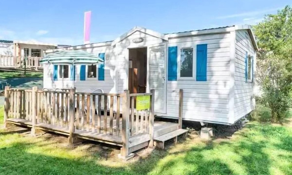 Tregunc House | Mobile Home | Classic | 2 Bedrooms | 4 Guests | Raised, Uncovered Deck