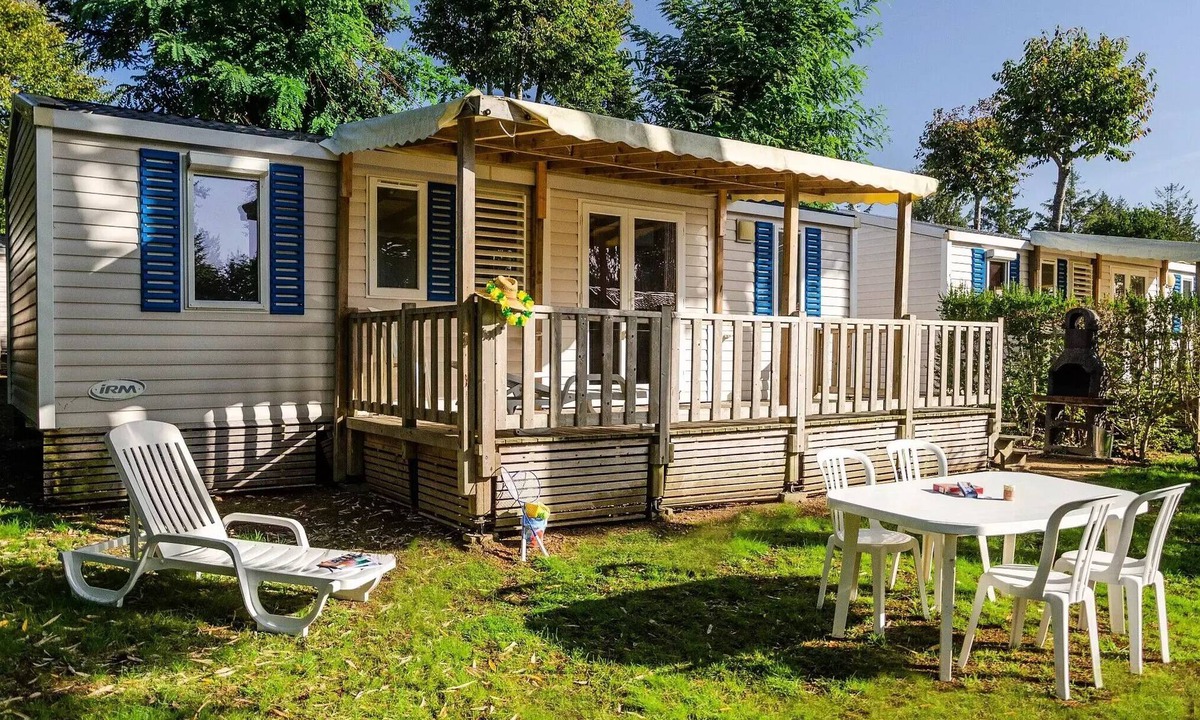 Clohars-Fouesnant House | Mobile Home | Comfort | 3 Bedrooms | Sleeps 6 | Raised Deck | TV