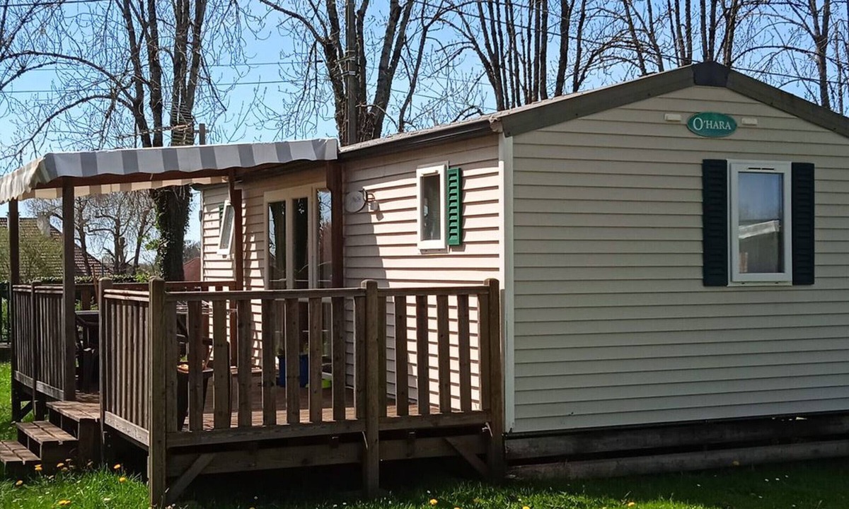 Pleaux House | Mobile home pets welcome - 6 guests