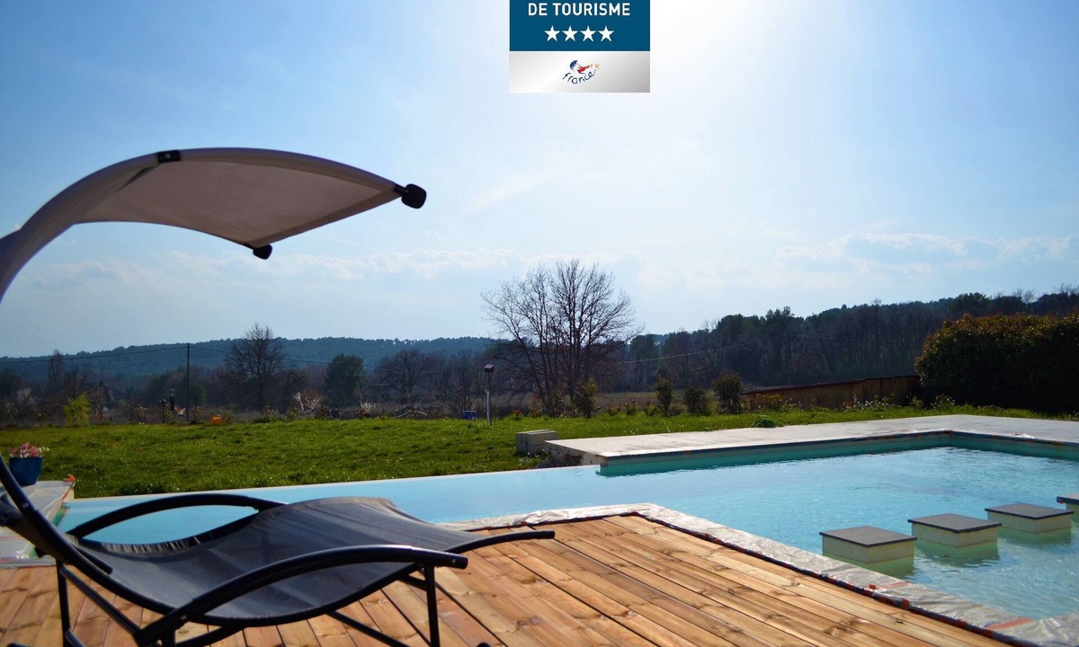 Flayosc Villa | Modern air-conditioned villa, rated 4 stars+large heated swimming pool+beach volleyball court
