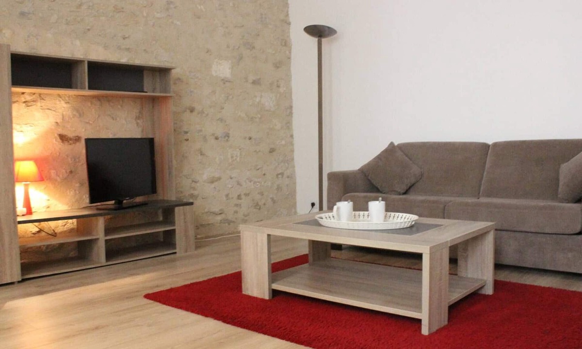 La Rochelle City Centre Apartment | Modern Charm, Old Port, Sleeps 4