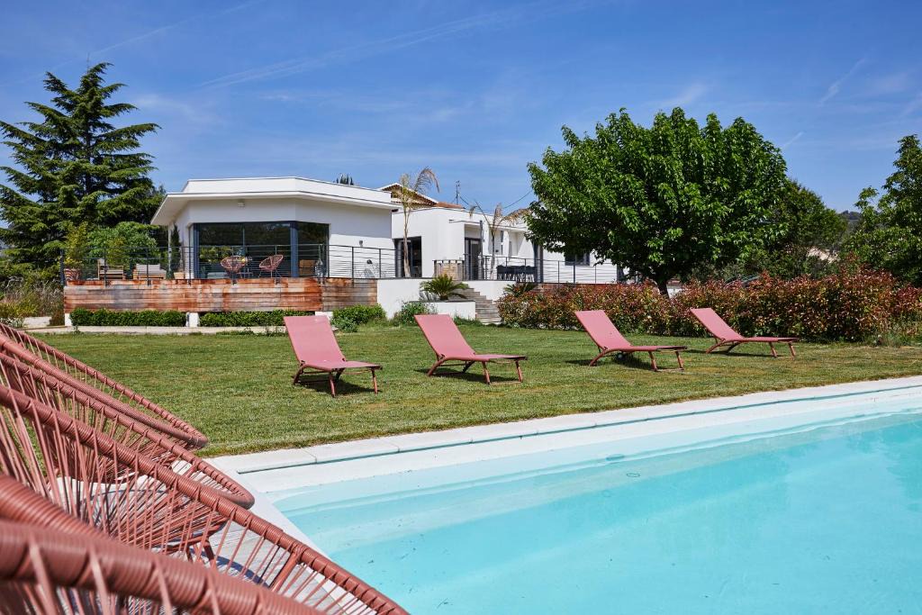 Pegomas Villa | Modern Villa 4 Beds with swimming pool
