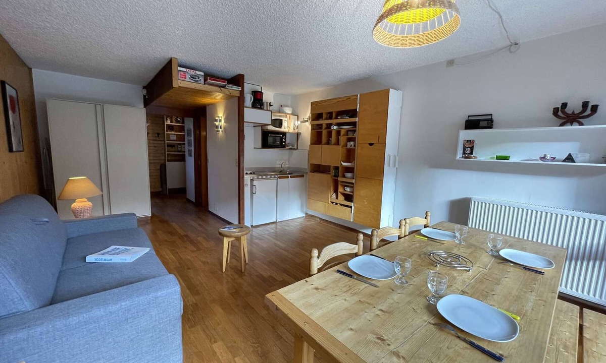 Chantemerle Apartment | Mountain corner studio for 4, Chantemerle - Private parking