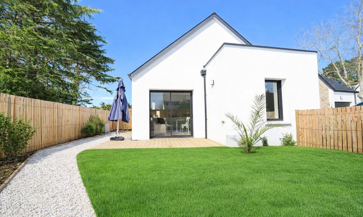 Mesquer Apartment | New gite between marsh, beach and typical Breton port.