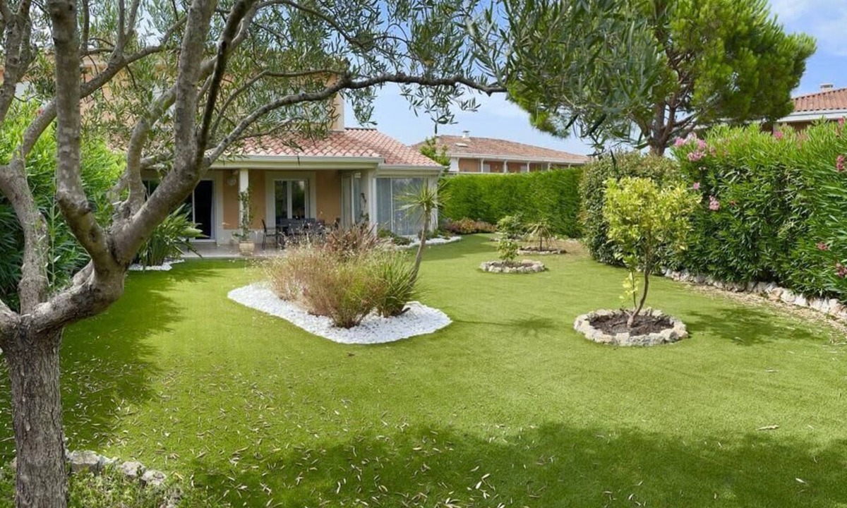 La Croix des Gardes Villa | NEW ! VILLA with Parking, Collective Pools, Garden and AC - BENAKEY