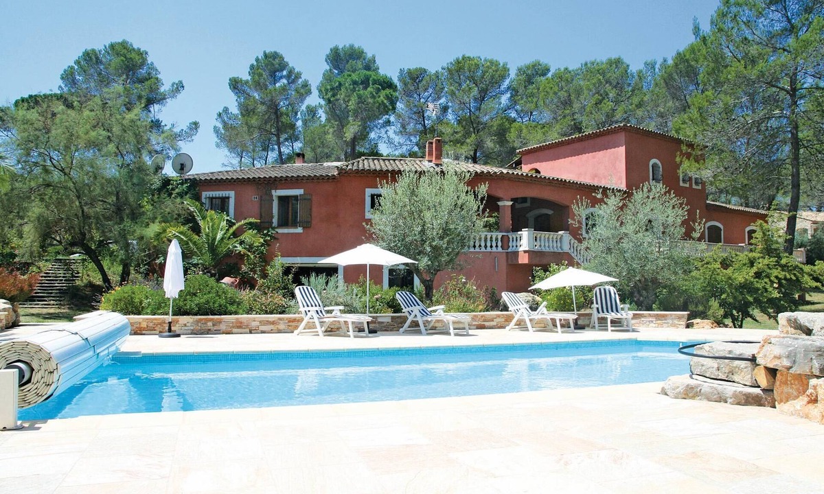 Puget-sur-Argens Apartment | Nice apartment in Puget-sur-Argens