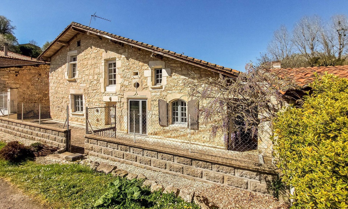Cellefrouin House | Nice home in Cellefrouin with WiFi