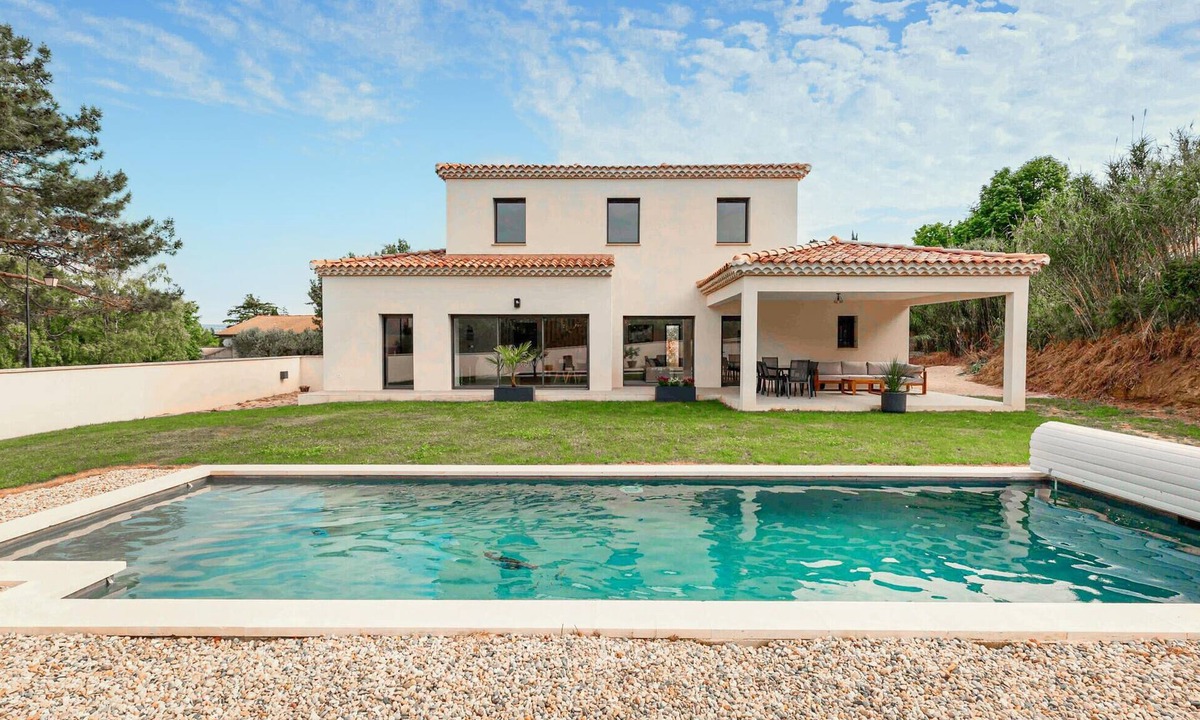 Sablet House | Nice home in Sablet with private swimming pool, can be inside or outside