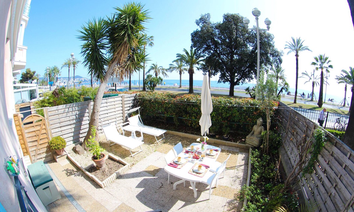 Nice City Centre Apartment | NICE- PROMENADE CENTER- BEACH FRONT- PRIVATE GARDEN and PARKING