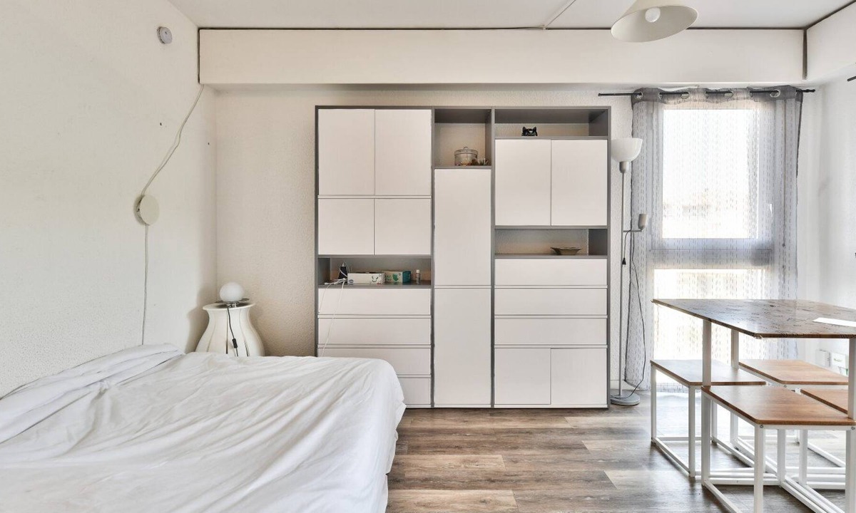 Prado-Perier Apartment | Nice quiet studio at the Beach, with parking