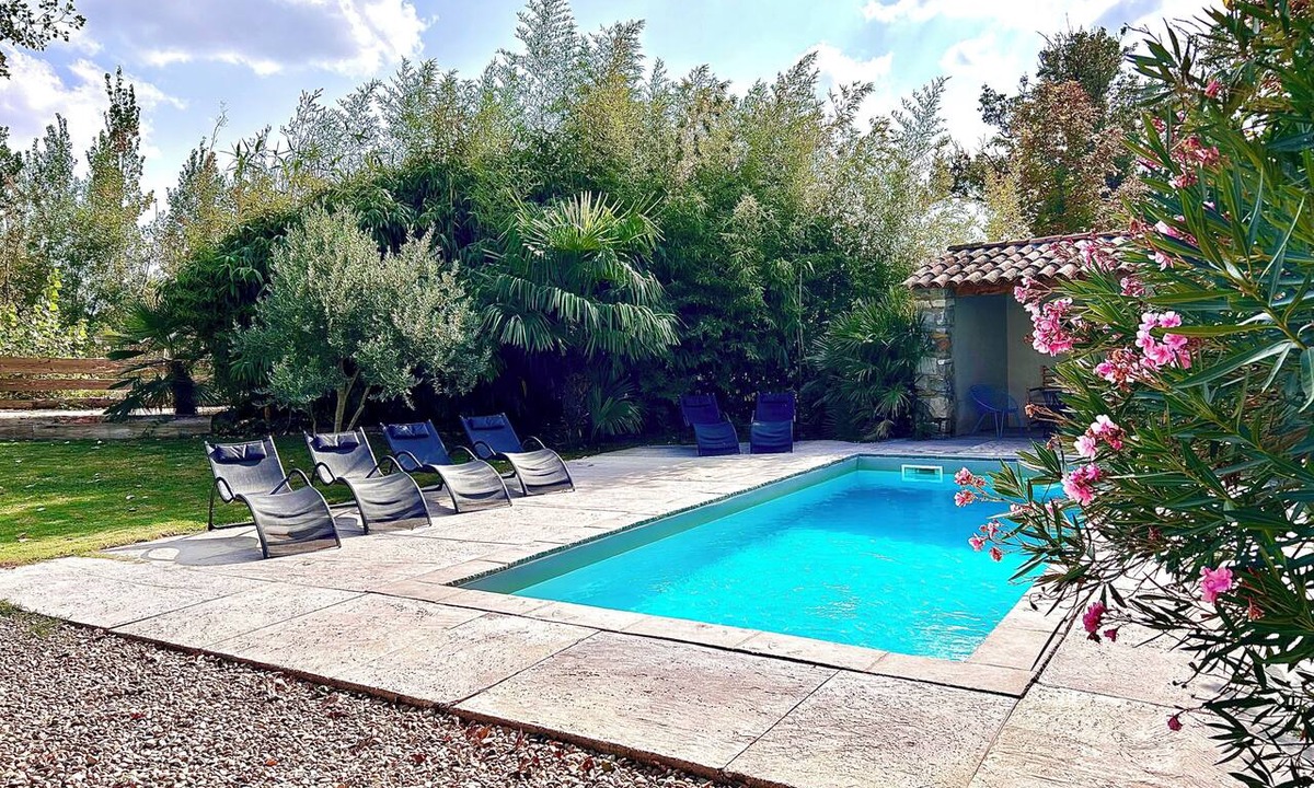 Brujas House | Old air-conditioned barn in a typical Ardéchois hamlet, private swimming pool.⭐️⭐️⭐️
