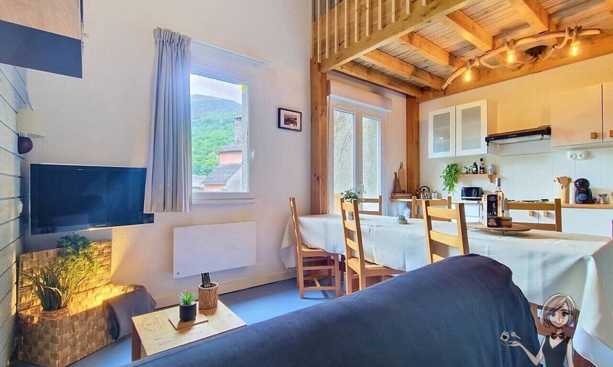 Bielle Apartment | Ossalois Cottage, Pool & Mountain View for 7 People