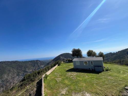 Chiatra Apartment | Panoramic mountain view, sea 15 min away with AC