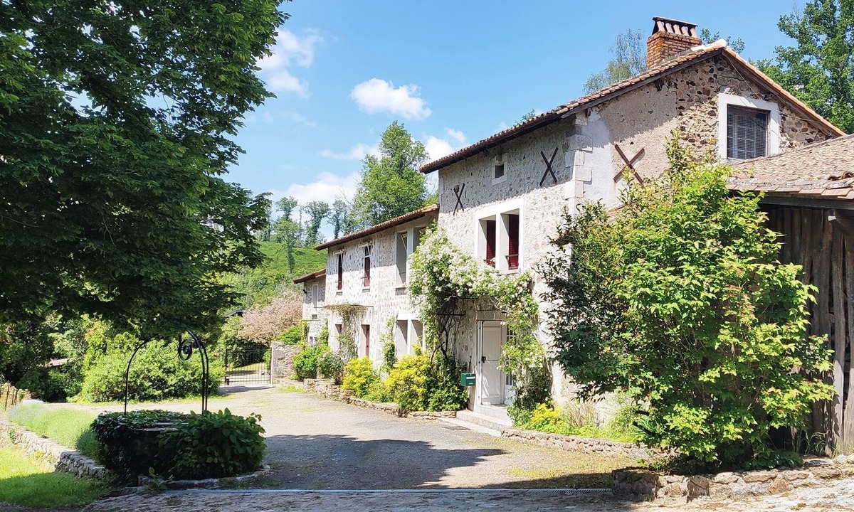 Perigord Nontronnais House | Peaceful country house with swimming pool surrounded by forest