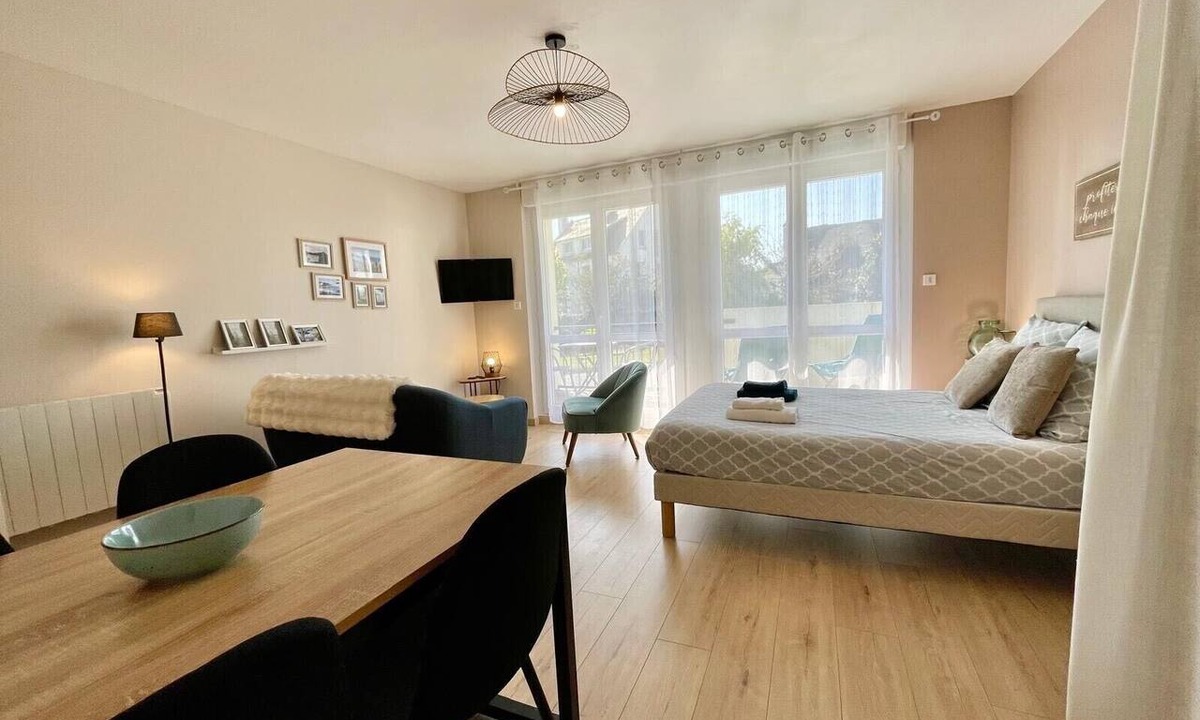 Roscoff Apartment | Pretty Rockroum studio