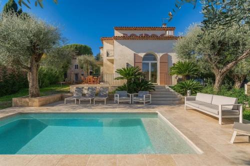 Saint-Jacques Villa | Private Villa with Pool for 10 Guests in Cannes-Mougins
