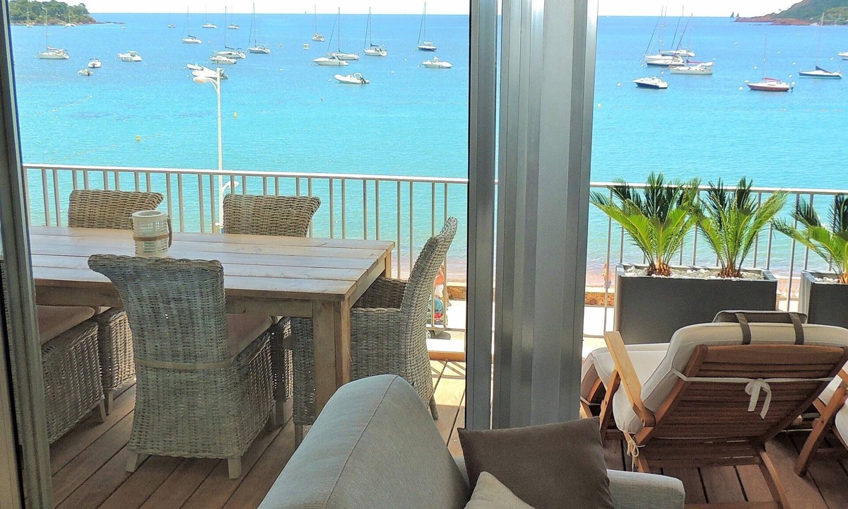 Agay Apartment | Privileged location for this beautiful seafront apartment